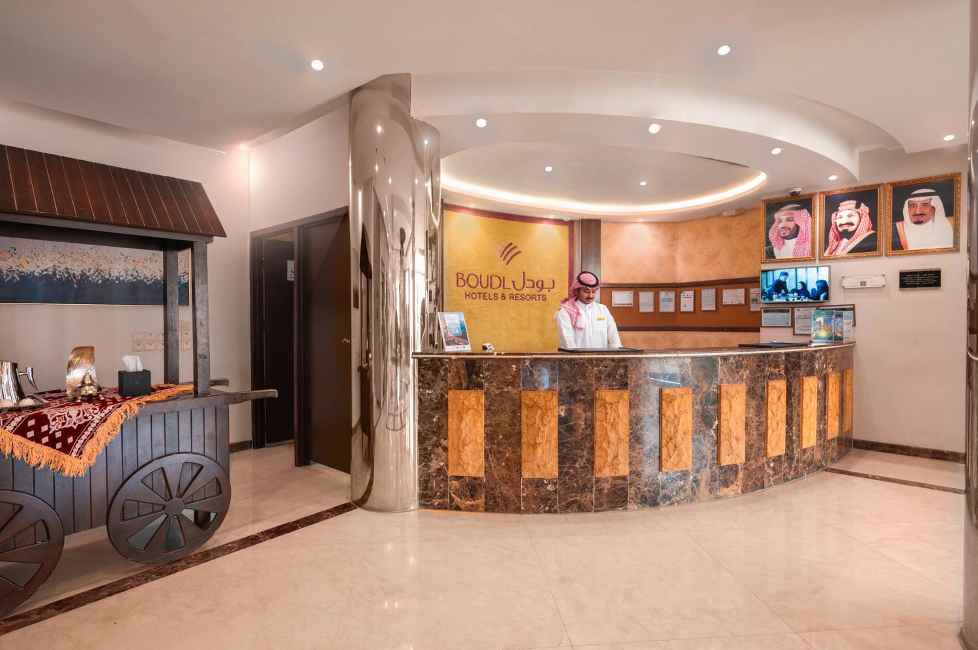 波登阿尔美登酒店 Ḩafar al Bāţin 外观 照片